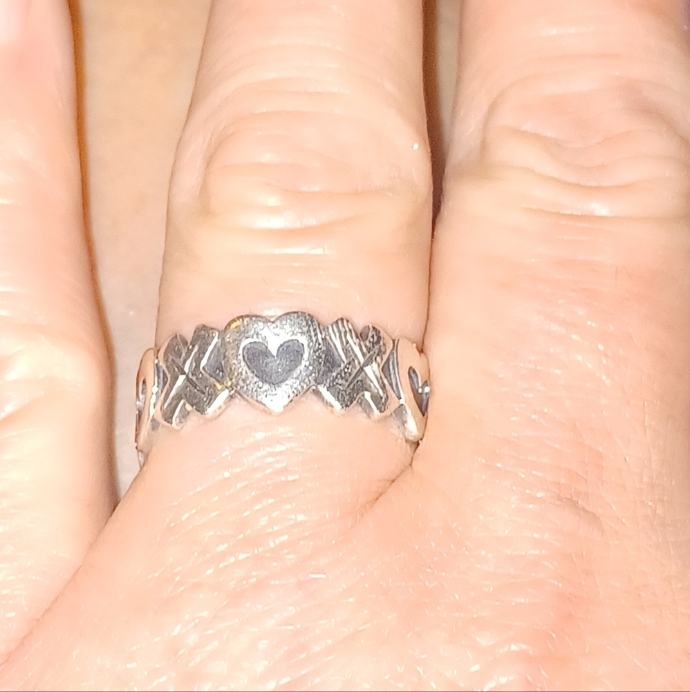 James Avery Sterling Silver hugs and kisses ring love retired size 9
